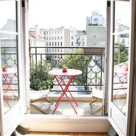 Superb Apt With Balcony Near The Moulin Rouge Parijs